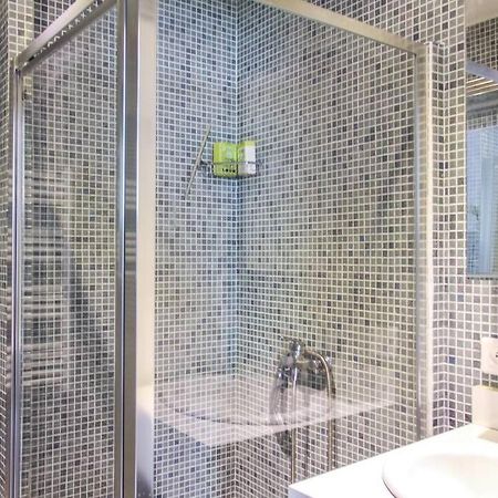Appartement Lumineux Avec Terrasse Jardin Et Acces Piscine Villefranche-sur-Mer Luaran gambar