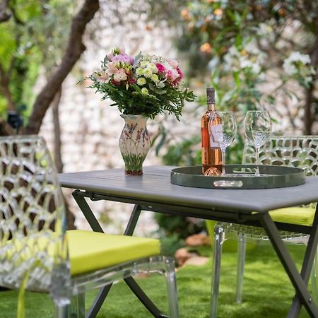 Appartement Lumineux Avec Terrasse Jardin Et Acces Piscine Villefranche-sur-Mer Luaran gambar