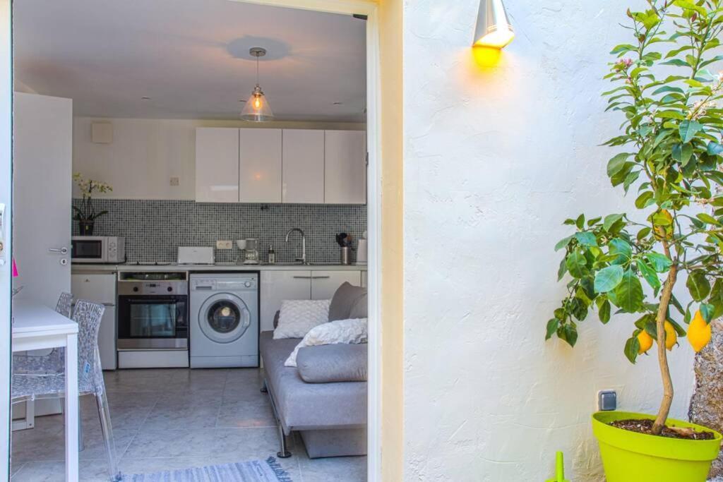 Appartement Lumineux Avec Terrasse Jardin Et Acces Piscine Villefranche-sur-Mer Luaran gambar