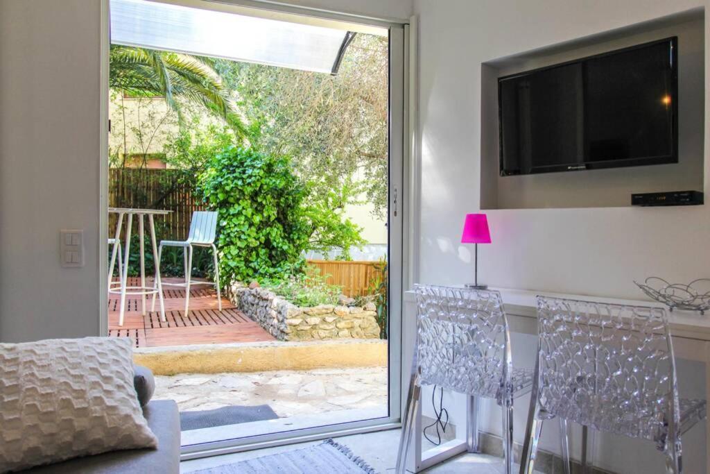 Appartement Lumineux Avec Terrasse Jardin Et Acces Piscine Villefranche-sur-Mer Luaran gambar